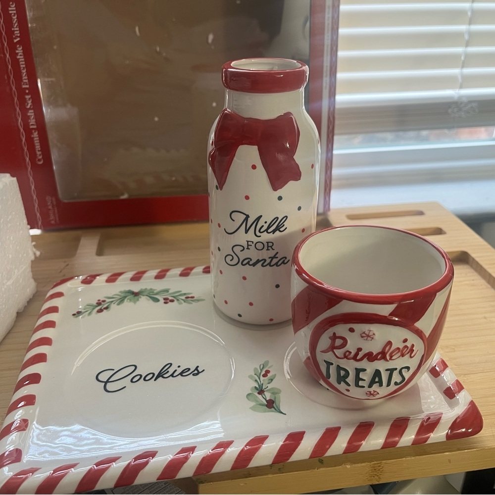 NWT Cookies And Milk Set